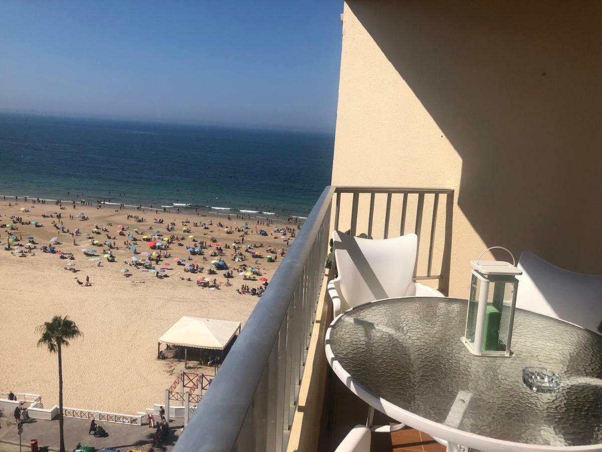 Apartamento La Mar De Cerca. Terraza Vistas Mar. 1ª Linea Playa Cádiz Eksteriør billede