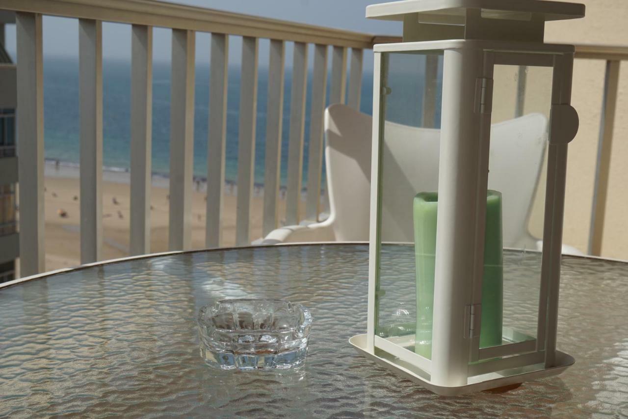 Apartamento La Mar De Cerca. Terraza Vistas Mar. 1ª Linea Playa Cádiz Eksteriør billede