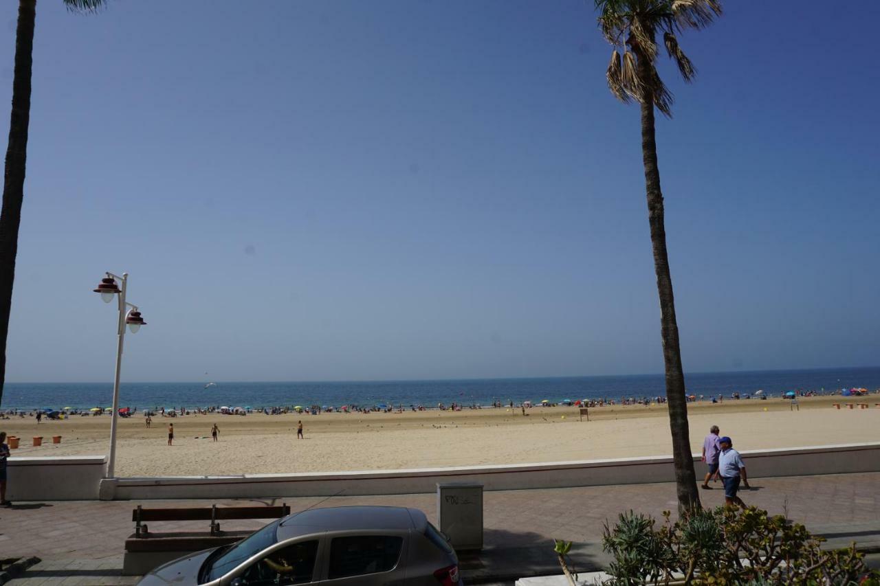 Apartamento La Mar De Cerca. Terraza Vistas Mar. 1ª Linea Playa Cádiz Eksteriør billede