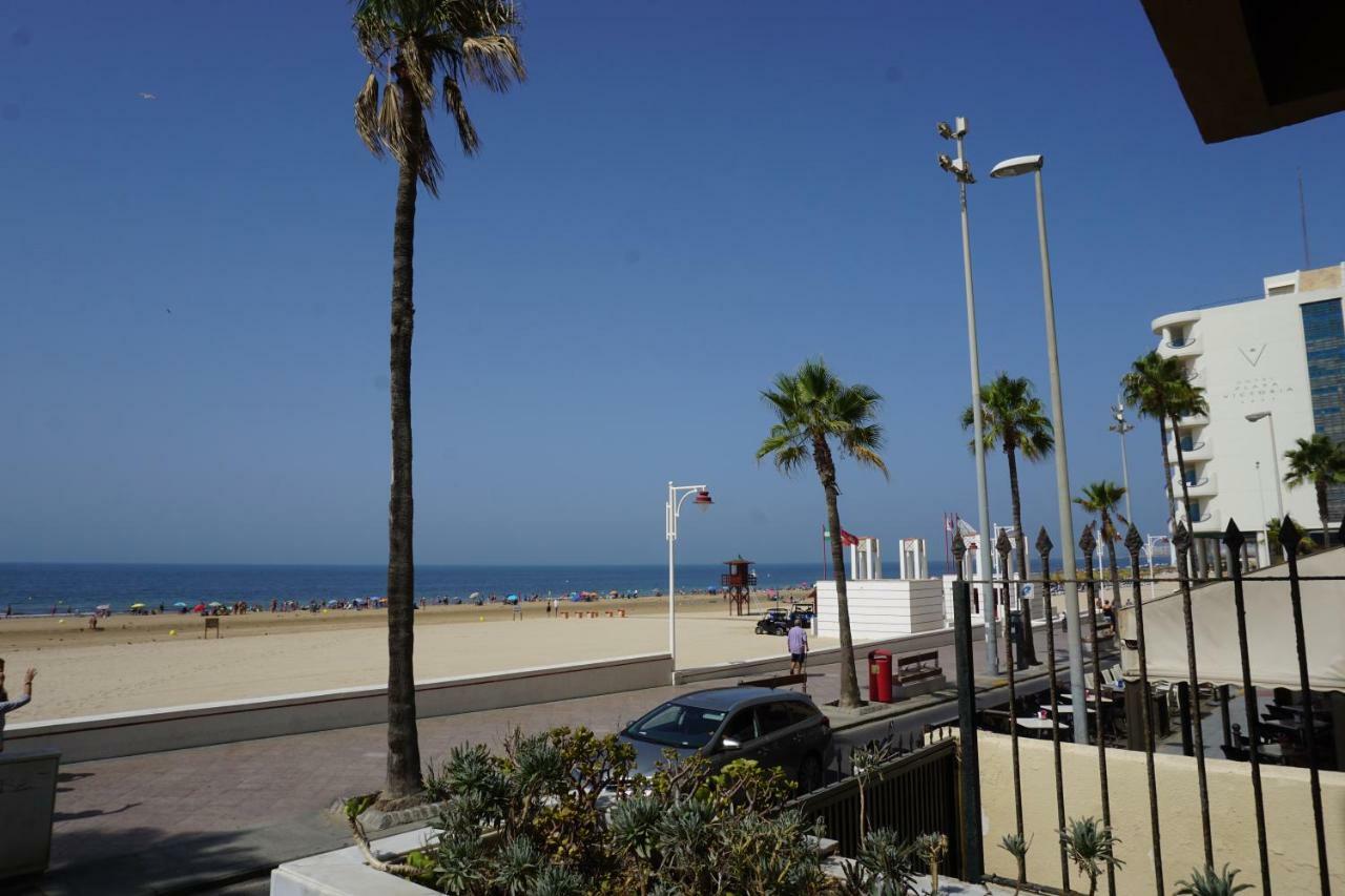 Apartamento La Mar De Cerca. Terraza Vistas Mar. 1ª Linea Playa Cádiz Eksteriør billede