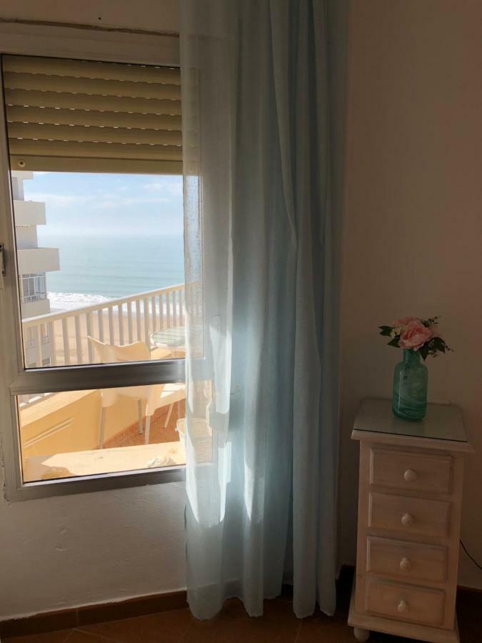 Apartamento La Mar De Cerca. Terraza Vistas Mar. 1ª Linea Playa Cádiz Eksteriør billede